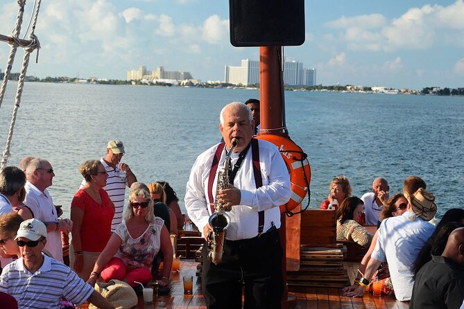 Romantic Dinner in the Spanish Galeon with Sax in Cancun. Lobster & Beef menu. - Should You Book This Romantic Dinner in the Spanish Galleon?