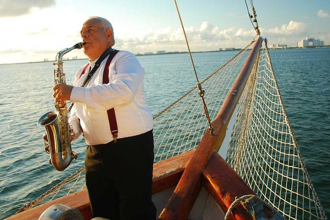 Romantic Dinner on a Spanish Galeon in Cancun - Nichupte Lagoon at Sunset: The Views Part You Can’t Replace