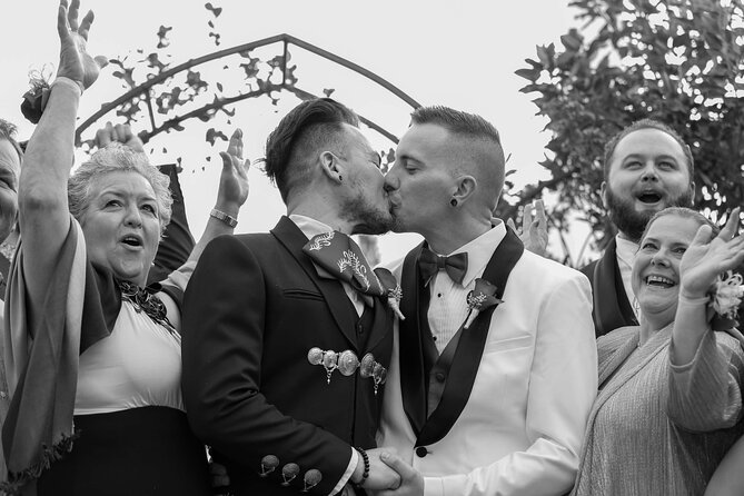Romantic Las Vegas Wedding Package - Photos and Video Delivery: What You Actually Get