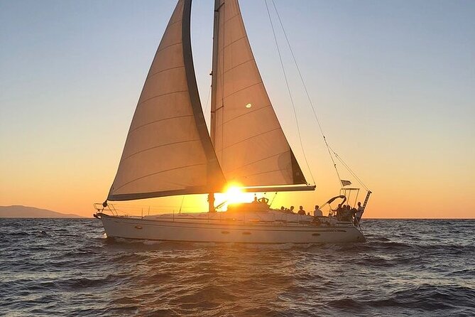 Romantic Luxury Sunset sailing - Roca a Mare / Castello del molo: the Fort of the Sea in plain view