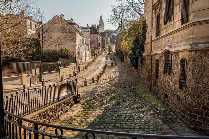 Romantic Montmartre: Paris Lost Lovers Exploration Game and Tour - Price and value: is $7.24 per person a good deal?