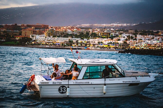 Romantic night ocean boat trip for 2 - From Puerto Colón to La Caleta at 8 pm: the feeling of this night cruise