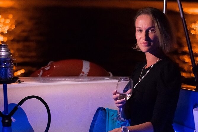 Romantic night ocean boat trip for 2 - Meeting point and timing: arriving without stress at Av. de Colón