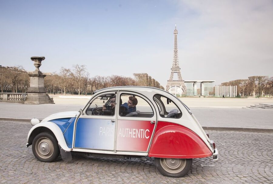 Romantic Paris Vintage Citroën 2CV Tour - Montmartre and Sacré Cœur: where the mood turns romantic