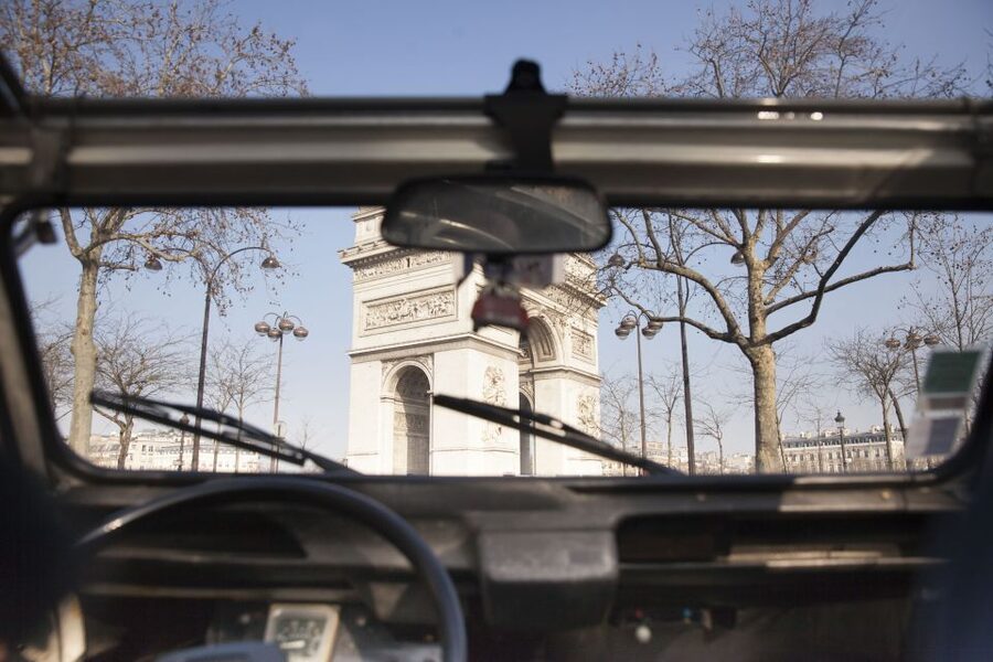 Romantic Paris Vintage Citroën 2CV Tour - The Louvre stop: a grand stop with limited time