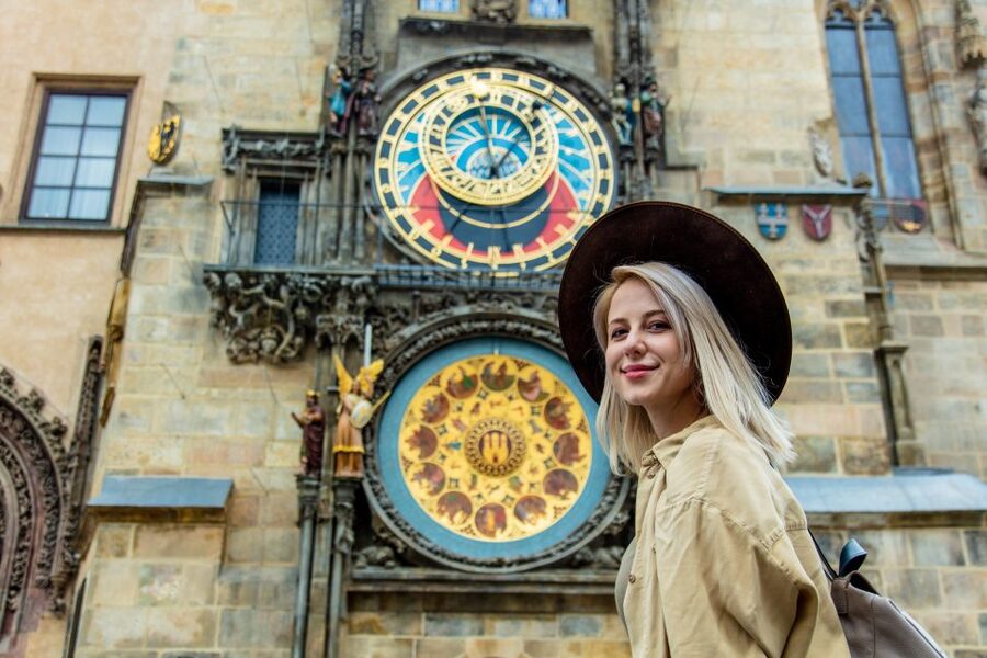 Romantic Photoshoot Experience for Couples in Prague - How posing stays simple with a pro photographer
