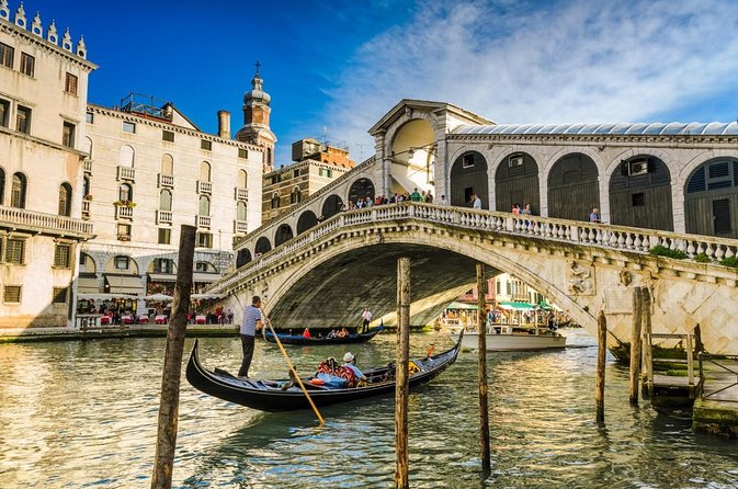 Romantic Photoshoot in Venice - Key highlights at a glance