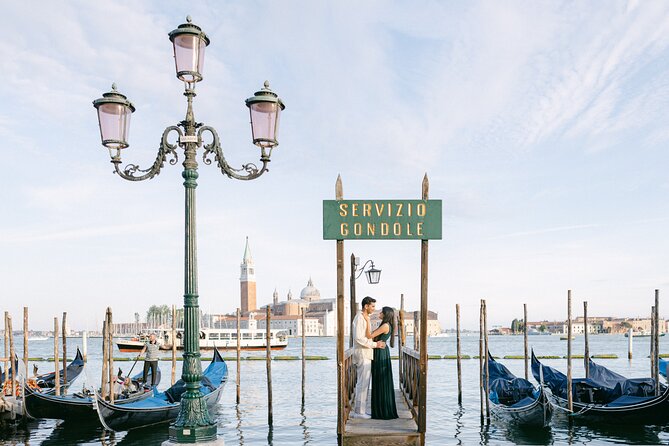 Romantic Photoshoot in Venice - San Giorgio Maggiore: when adding the island makes sense