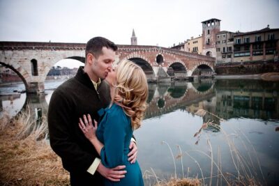 Romantic Photoshooting in Verona - Starting at Piazza Erbe: The Verona Center for Classic Portrait Framing