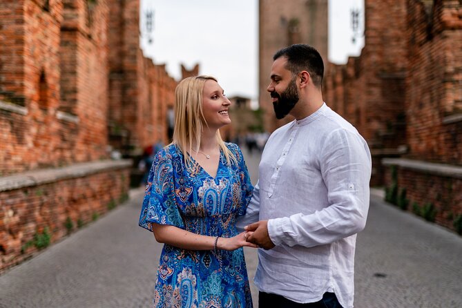 Romantic Photoshooting in Verona - Funicolare di Castel San Pietro: A Perspective Shift Within the Same Session