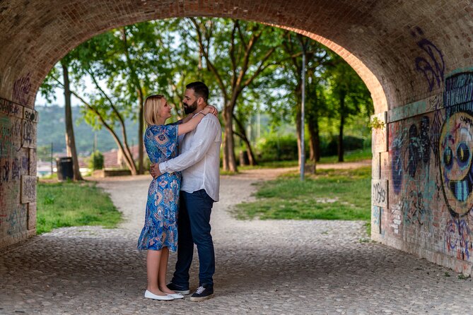 Romantic Photoshooting in Verona - The Photographer Factor: Patient Guidance That Helps You Relax