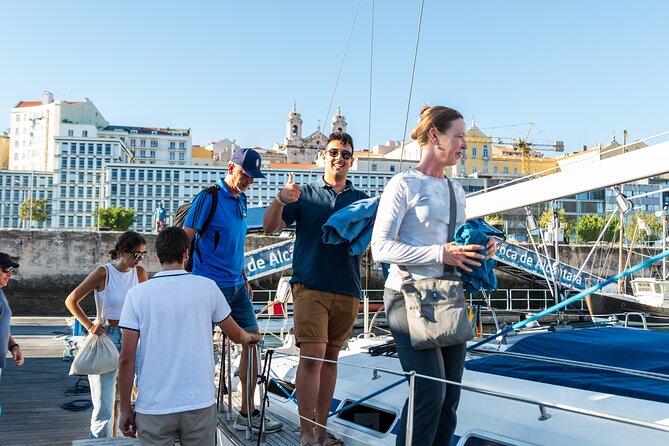 Romantic Private Sailboat in Lisbon for couples - The Route: Passing 25 de Abril Bridge from the River