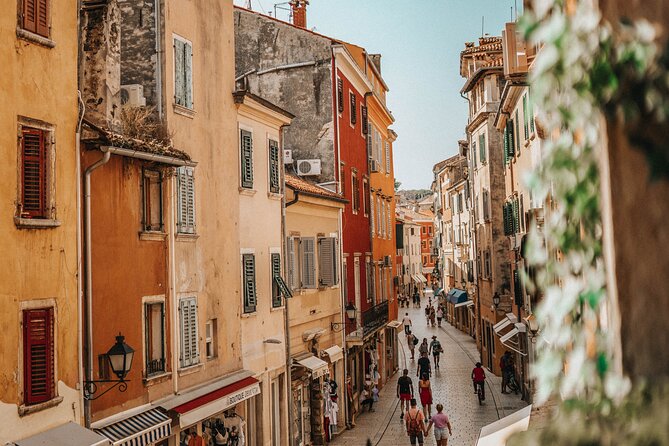 Romantic Rovinj, individual tour - Finding your footing: Trg na mostu and Rovinj’s best start