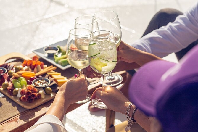 Romantic Sailboat Sunset: Live Music, Premium Bar & Dinner -Cabos - Stop 1: El Arco de Cabo San Lucas at sunset (and why it matters)