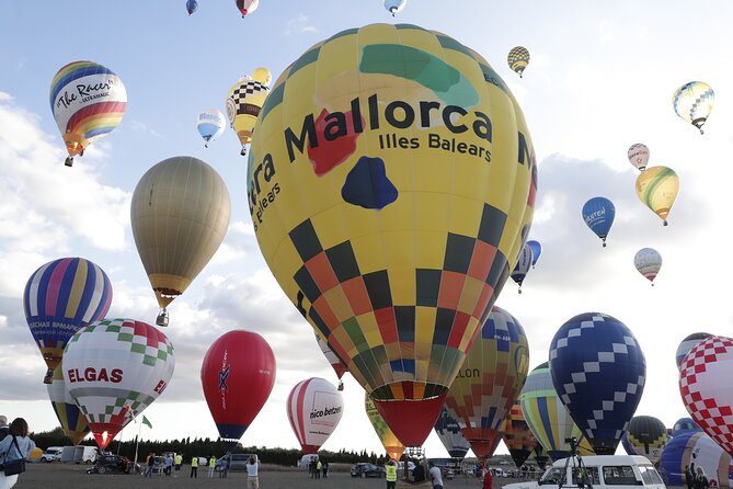 Romantic Sunrise Balloon Tour in Majorca - The pilot and crew: safety-first, but still friendly