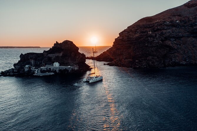 Romantic Sunset Catamaran Caldera Cruise incl. Meal & Drinks - Caldera Cruise Essentials: How the Day Flows From Pickup to Ammoudi Bay