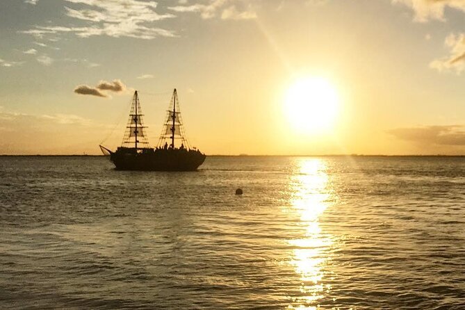 Romantic Sunset Dinner Cruise in Cancun with Open Bar - Meeting Point at Marina Aquatours: Getting There Without Headaches