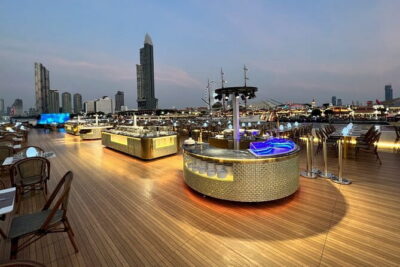 Romantic Sunset The Planet Cruise with Bangkok Night Views - The dinner setup: seafood buffet that turns into the main event