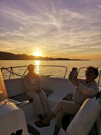 Romantic Sunset tour around Zadar with Drinks - Finding the boat at Foša without stress