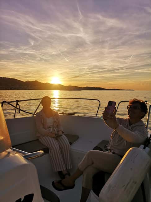 Romantic Sunset tour around Zadar with Drinks - Finding the boat at Foša without stress