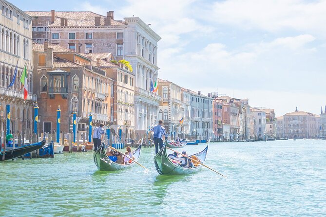 Romantic Venice: 30 Minute Gondola Ride with Serenade - Where You Start: Traghetto Santa Maria del Giglio at 6:30 pm