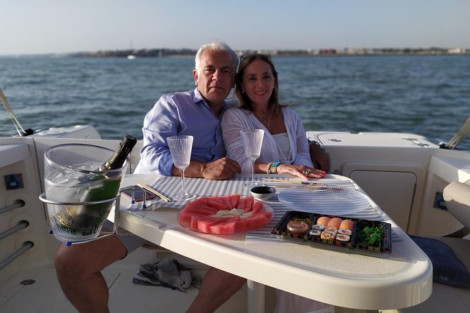 Romantic walk in the Bay of Cadiz - Key moments that make this cruise work