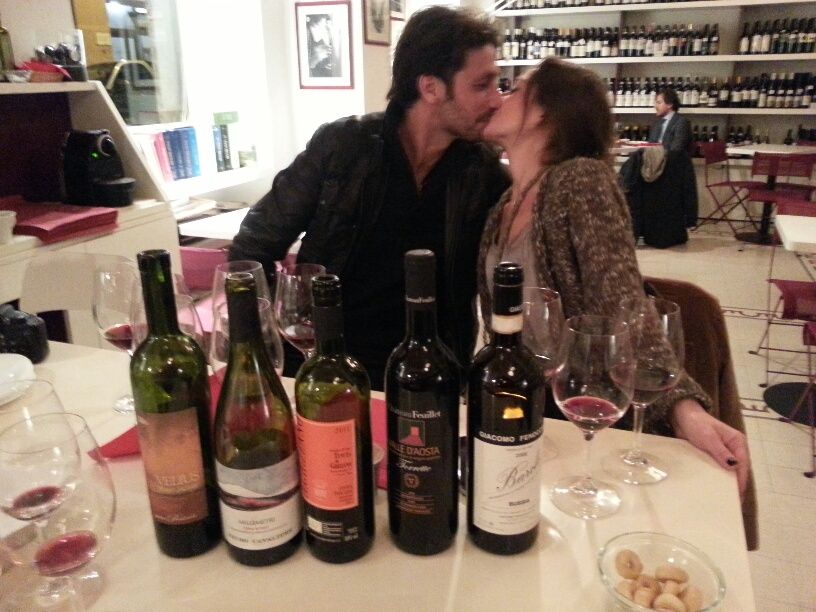 Rome: Romantic Night Tour by Classic Fiat 500 - Trastevere wine tasting: the payoff after the driving