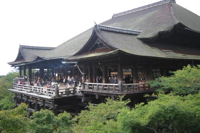 Sagano Romantic Train & Arashiyama, Kiyomizudera, Fushimi Inari Taisha Day Tour - Kiyomizu-dera: The Nail-Less Stage and Otowa Waterfall Traditions