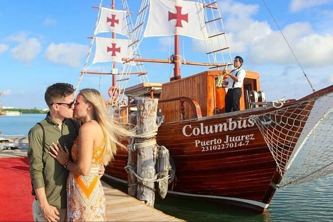 Sail Under Light of the Moon & Enjoy a Romantic Dinner in Spanish Galleon - The 3-Course Dinner Menu and Open Bar Value