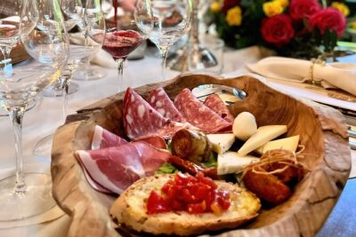 San Gimignano Romantic Dinner in the Vineyards - The four-course Tuscan dinner: what you’ll actually eat