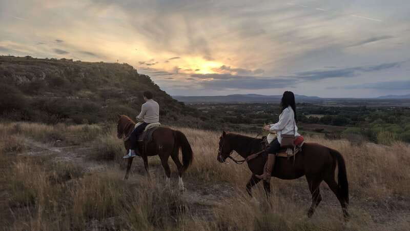 San Miguel: Romantic Horseback Riding at Sunset - Horse handling 101 before you head into sunset country