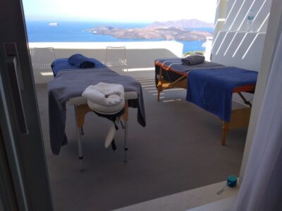 Santorini: Mobile Couples Massage at Your Private Villa - From Meeting You at the Villa to Shower Time