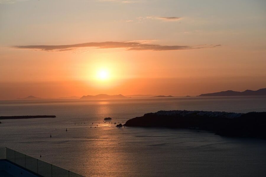 Santorini: Private Romantic Sunset Dinner with Caldera View - Zephyr Area Sunset Views: Why this feels quieter and more romantic