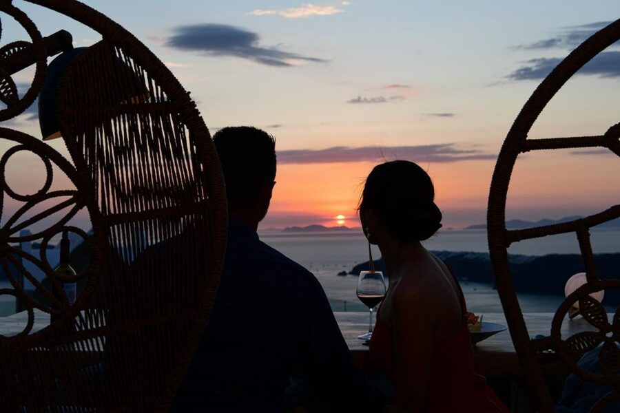 Santorini: Private Romantic Sunset Dinner with Caldera View - Choosing your menu: Meat lovers, seafood lovers, or vegan/vegetarian