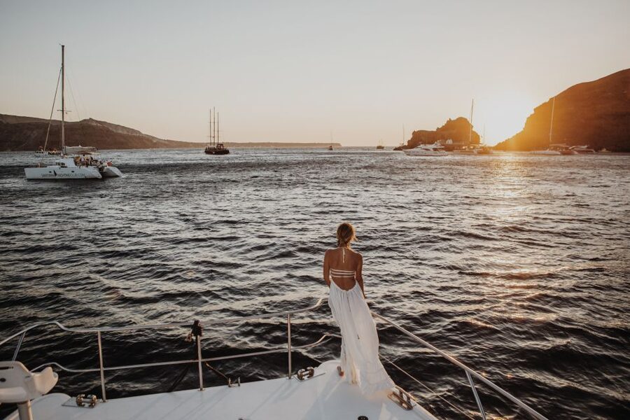 Santorini Proposal: A Luxury Photoshoot for Your Yes! Moment - Picking Your Proposal Spot: Clifftop Drama vs. Beach Calm vs. Rooftop Romance