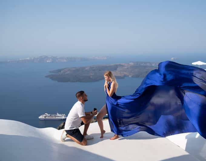 Santorini: Proposal Photoshoot l Private Entry to blue Dome - Santorini proposals work better with a plan, not luck