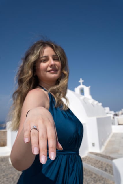 Santorini: Proposal Photoshoot l Private Entry to blue Dome - What to bring: small items that save your photos