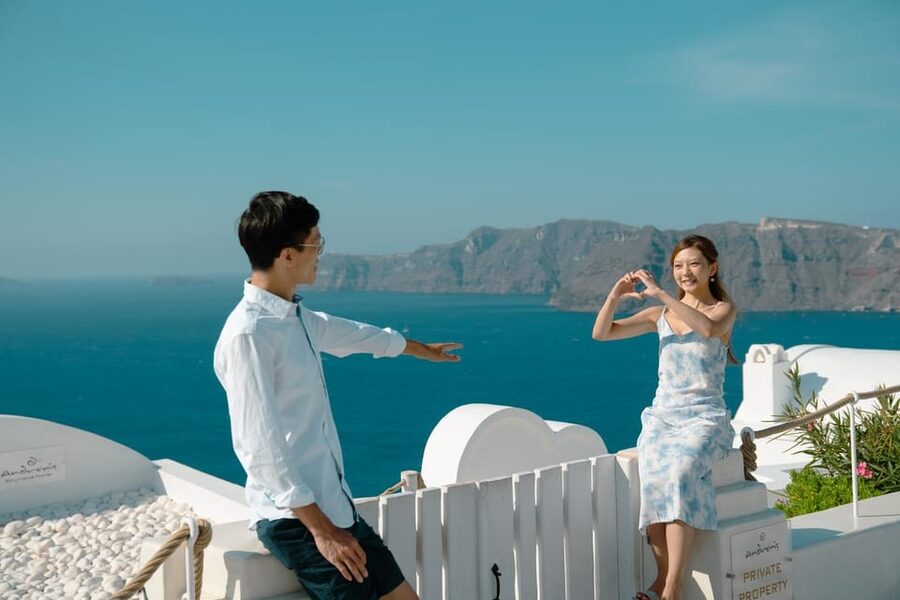 Santorini: Proposal Photoshoot l Private Entry to blue Dome - Timing and language: quick ways to reduce stress