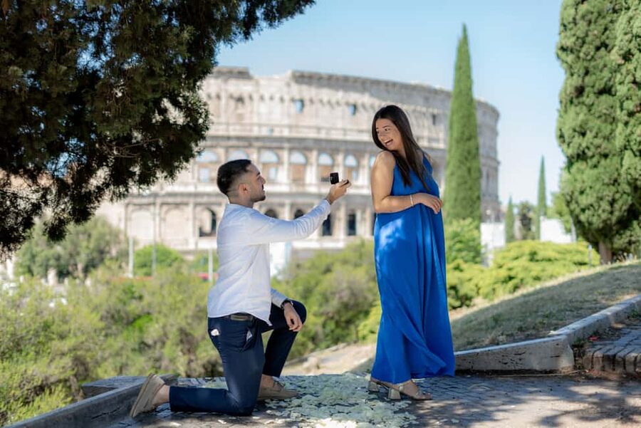 Secret Proposal Photoshoot in Rome + Reel - How the secret proposal photoshoot works in real life
