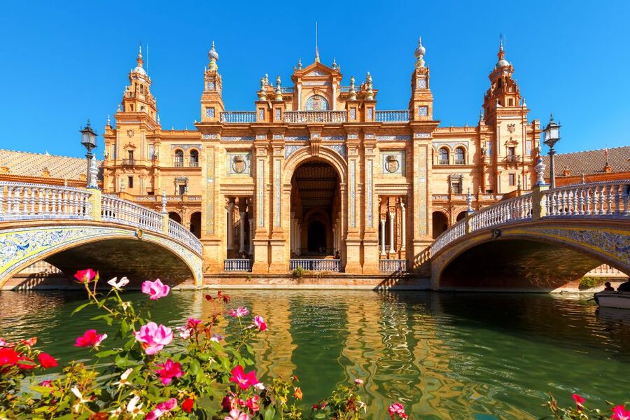Seville: Authentic and Romantic Horse-Drawn Carriage Ride - When to Ride: Morning Heat and Photo Timing
