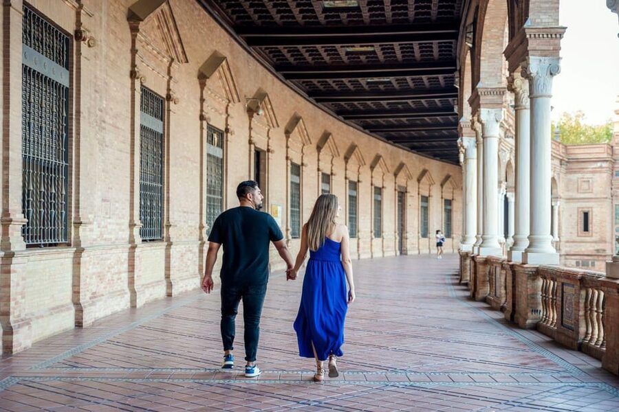 Seville: Romantic photoshoot for Couples - Choosing the right “Seville corners” for photos