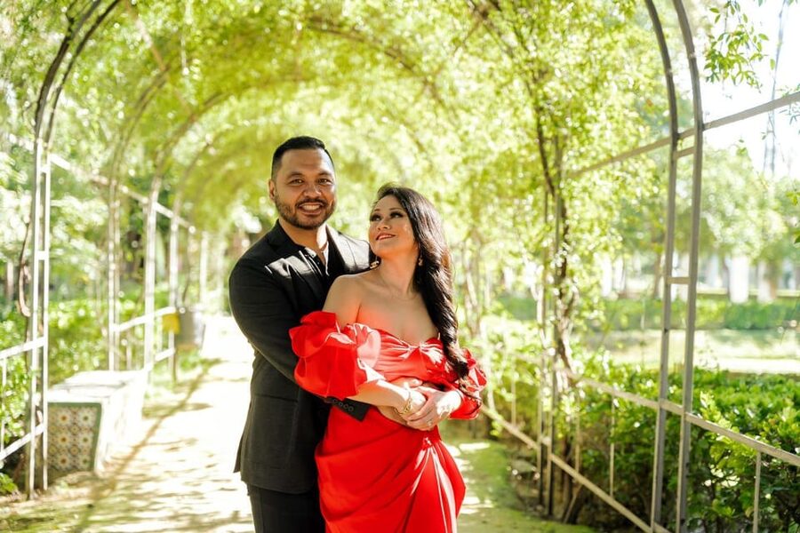 Seville: Romantic photoshoot for Couples - Price and value for a couple session in Seville