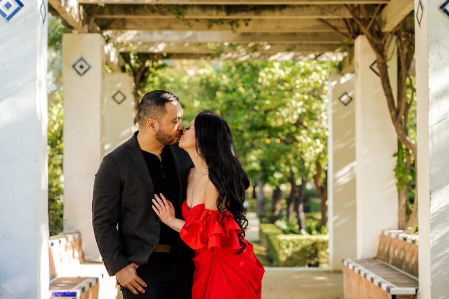 Seville: Romantic photoshoot for Couples - Timing, meeting point, and what to do before you go