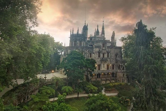Sintra: The Romantic Village – Half-Day Private Guided Tour - Quinta da Regaleira: the Poço Iniciático and a full hour to wander