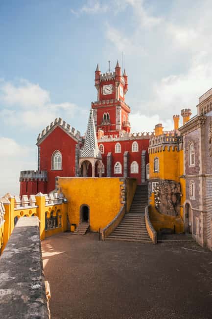 Sintra: The Romantic Village – Private Half-Day Guided Tour - Fonte da Sabuga: a quick taste of Sintra’s character