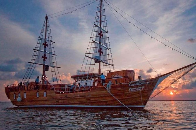 Spanish Galleon - Romantic Lobster Dinner Cruise & Live Saxophone - Live saxophone on board: romance with momentum