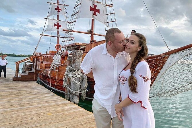 Spanish Galleon - Romantic Lobster Dinner Cruise & Live Saxophone - Why the 5:00 pm start makes sense for sunset dinner