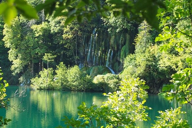 Split to Zagreb or airport Zagreb via Plitvice lakes for singles or couples - Key highlights worth your attention