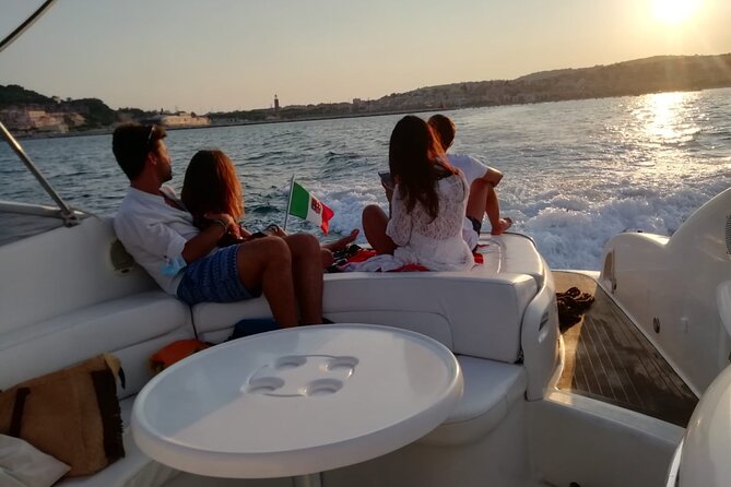 Sunset Romantic Escape with Aperitif - What to expect onboard: dress code, pace, and comfort