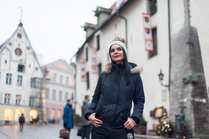 Tallinn 1 Hour Romantic Photo Tour - Posing, Direction, and How the Photos Actually Come Together
